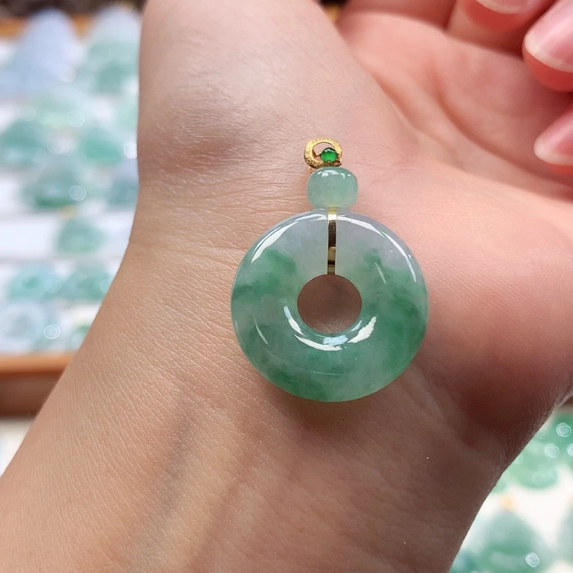 【闪购商品】翡翠18K金镶嵌吊坠(赠链)