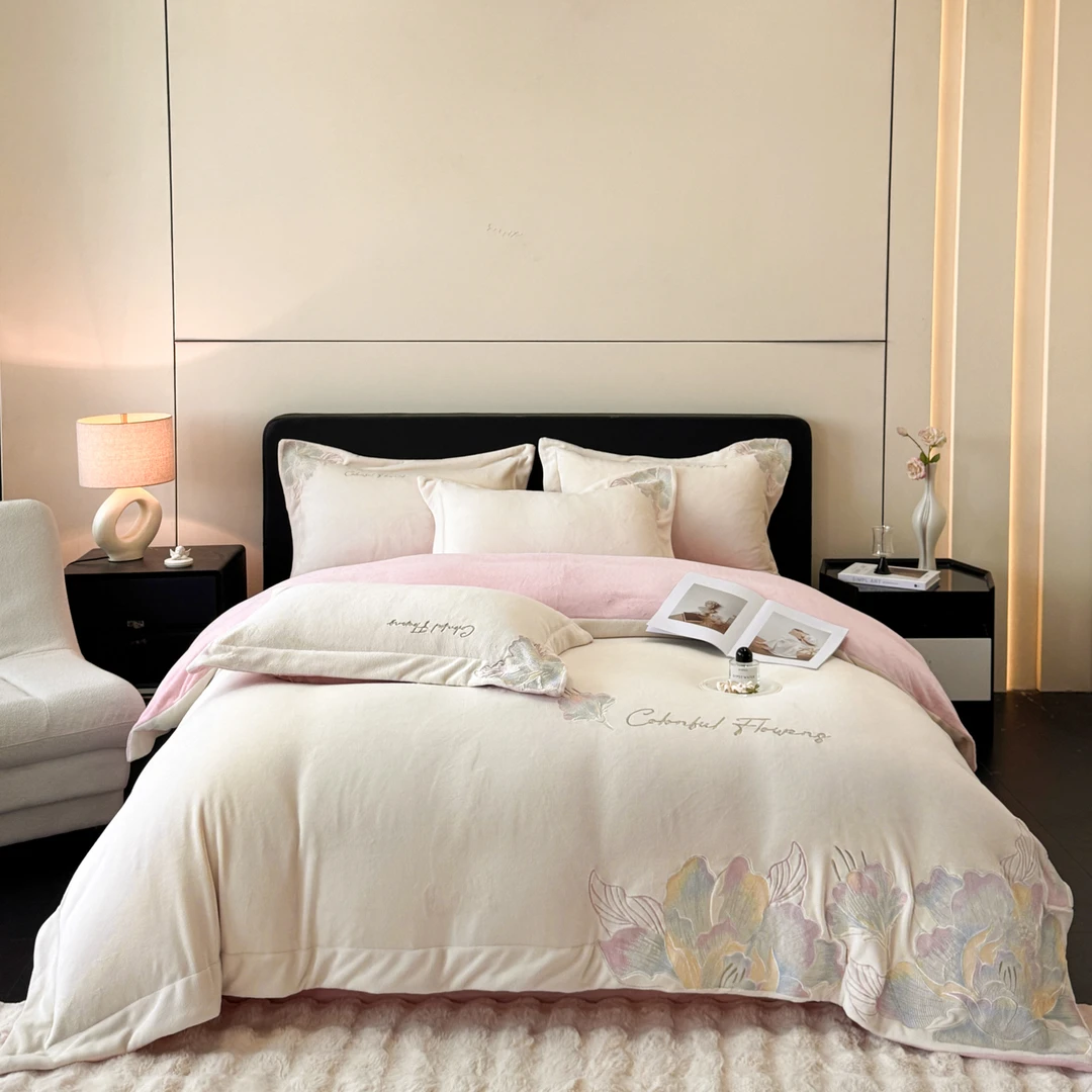 富安娜新款牛奶绒刺绣工艺床上四件套加绒加厚印花双面绒床单床被