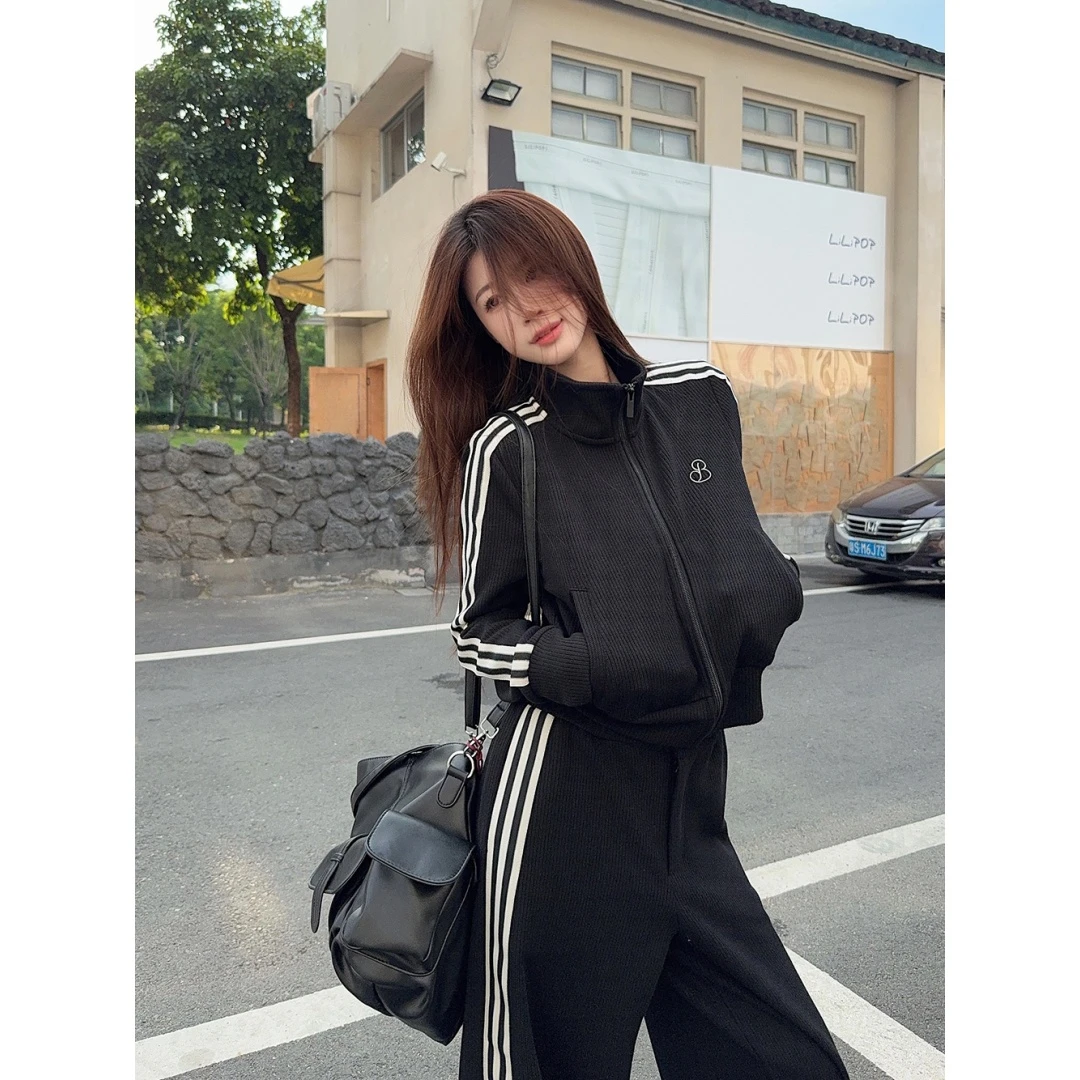 Jennie同款秋季长袖外套宽松休闲裤三条杠运动套装女22825#
