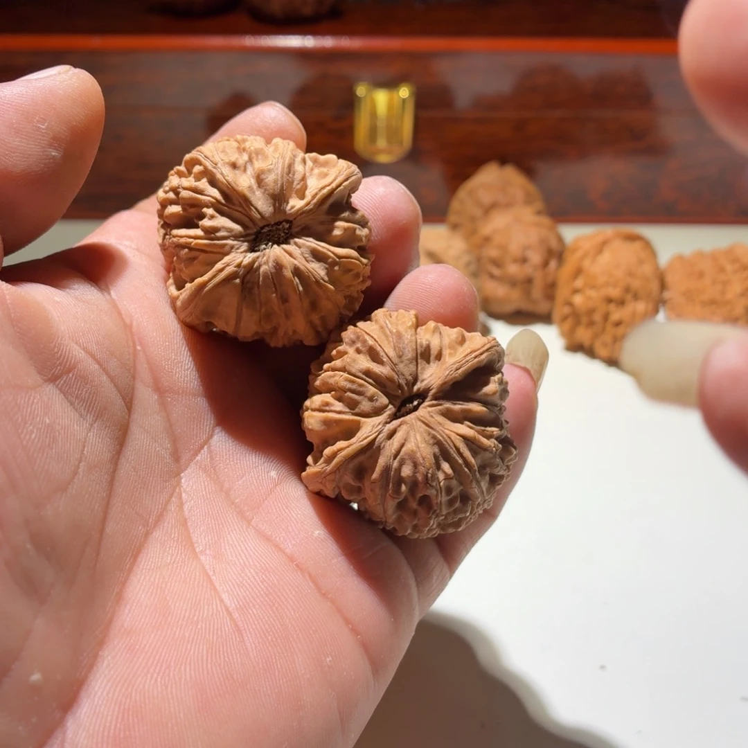 文玩核桃把件p****k四喜元宝