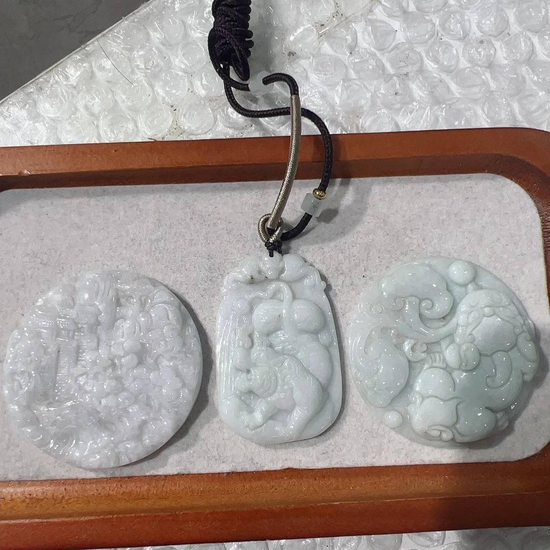 天然A货翡翠山水牌、貔貅、生肖牌吊坠（多样性发其一）