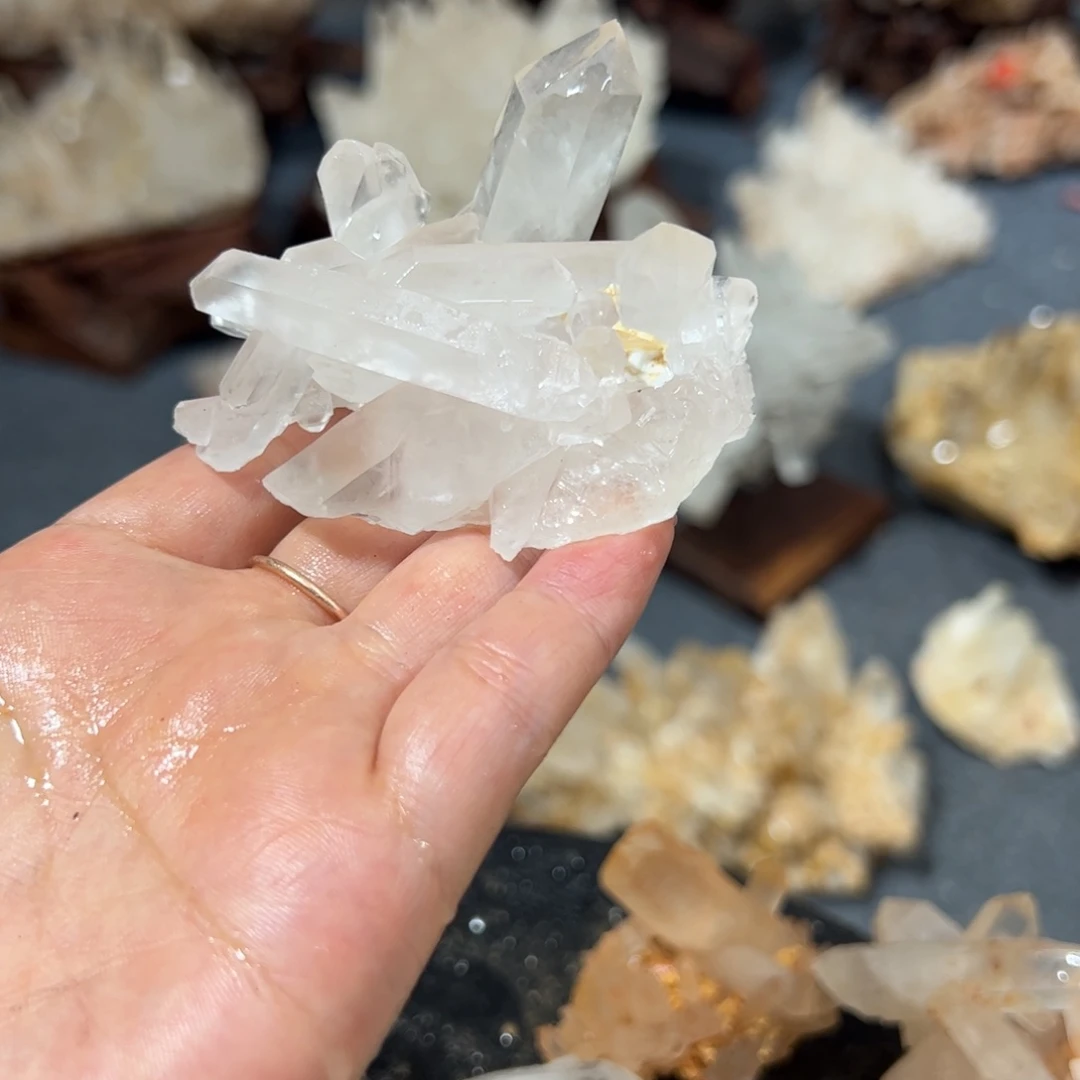 Y***n未镶嵌珠宝半成品水晶