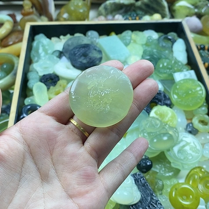 蛇纹石玉合金颈饰