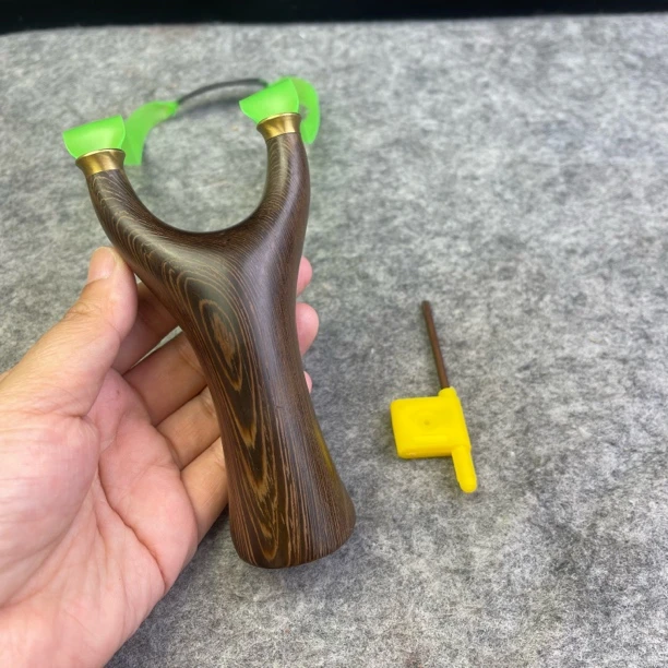 鸡翅木快压微瑕练手款飞虎实木弹弓一把（70.15左右）