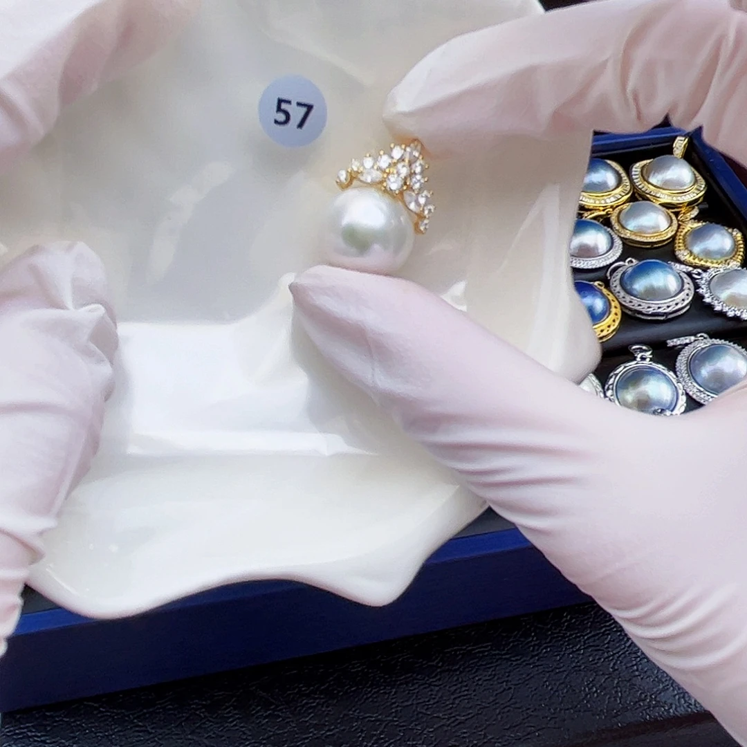 银S925镶嵌耳饰淡水珍珠