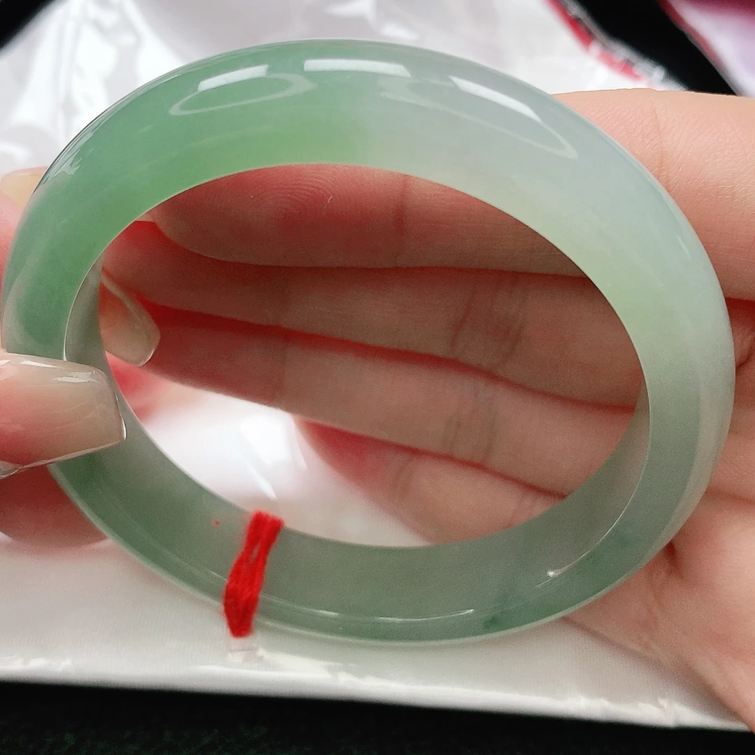 翡翠手镯未镶嵌缅甸天然A货翡翠