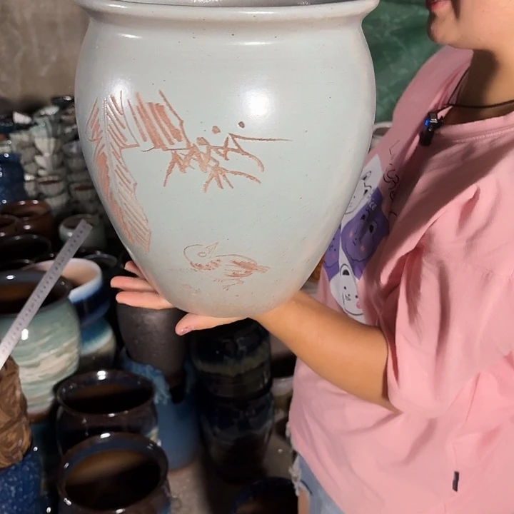 26/29瑕疵一个盆子