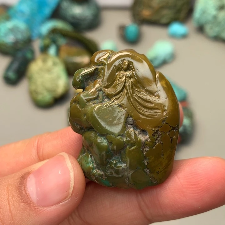 绿松石未镶嵌颈饰