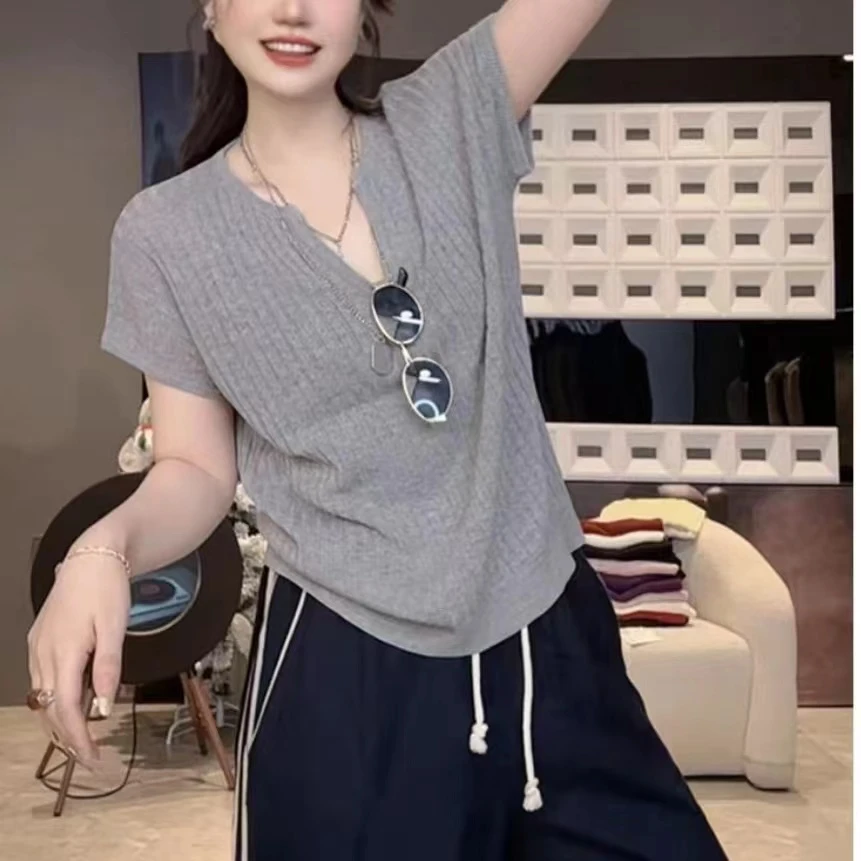 2025夏季新款V领时尚气质毛针织衫女短袖设计感小众百搭上衣
