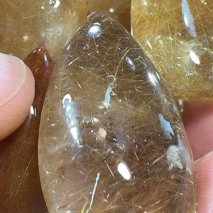 苏***馆未镶嵌颈饰水晶我