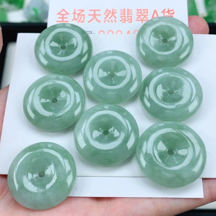 翡翠未镶嵌颈饰多样性发其1