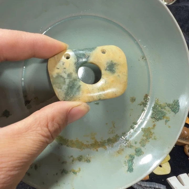 和田玉（糖玉）未镶嵌挂件