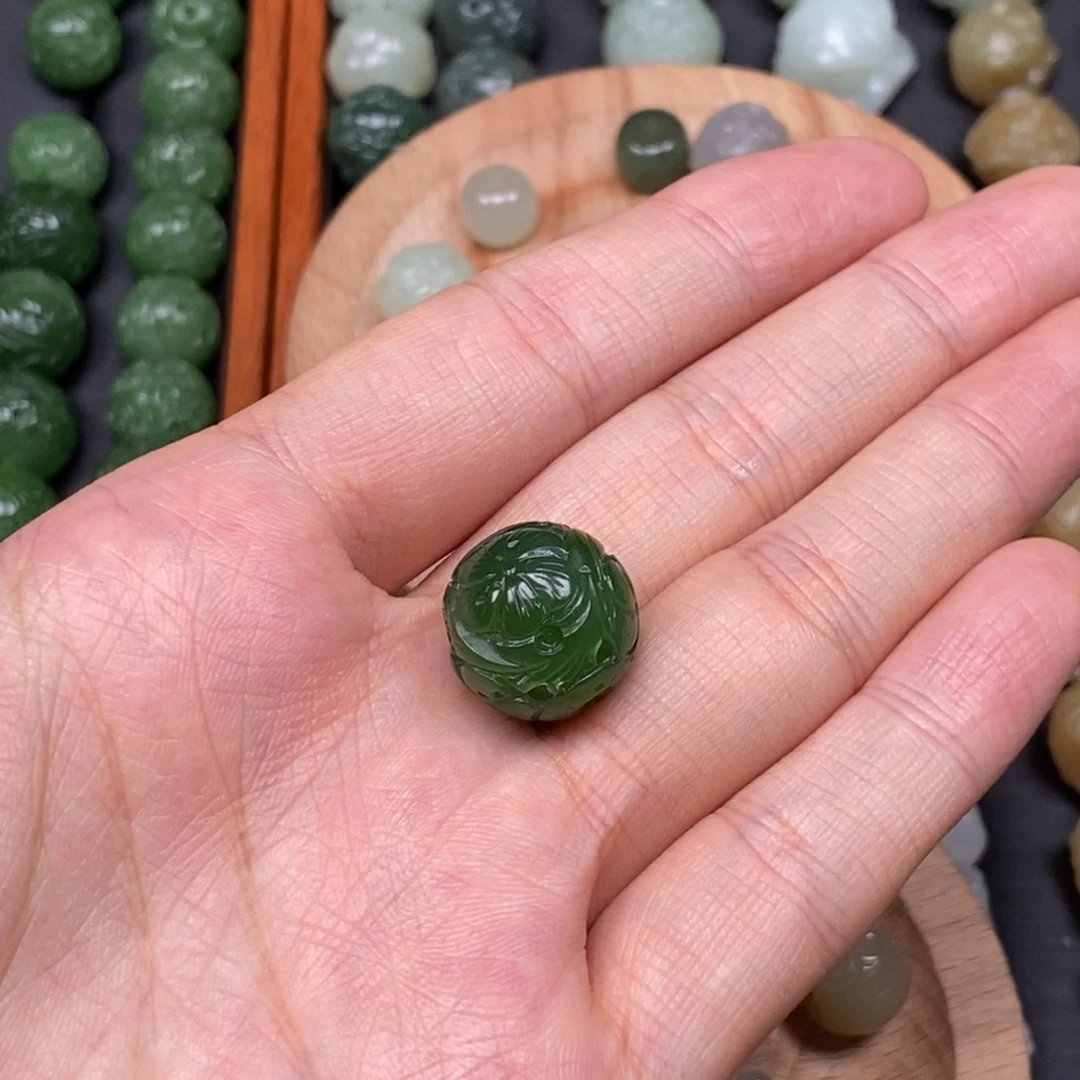 *****和田玉未镶嵌颈饰