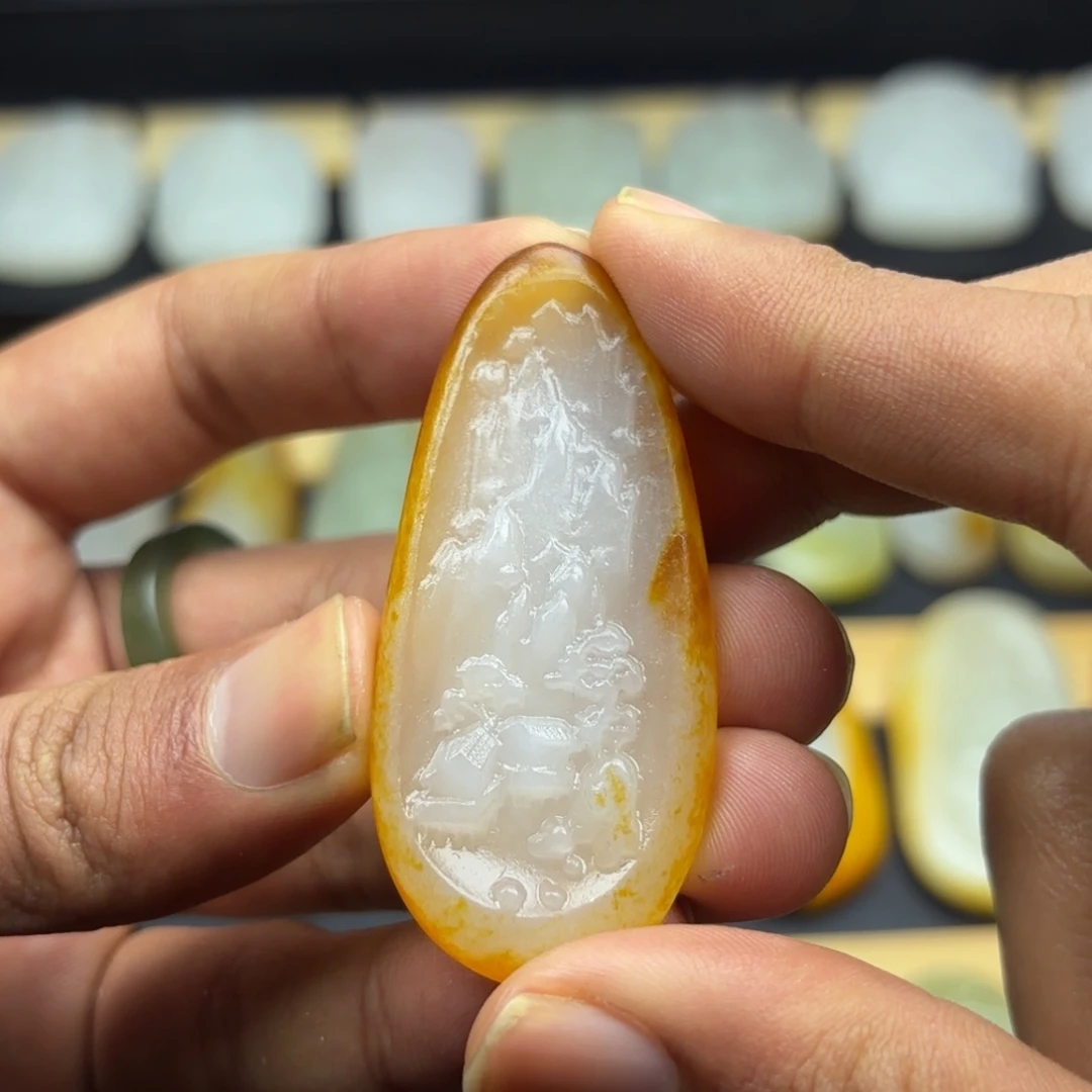 和田玉未镶嵌颈饰