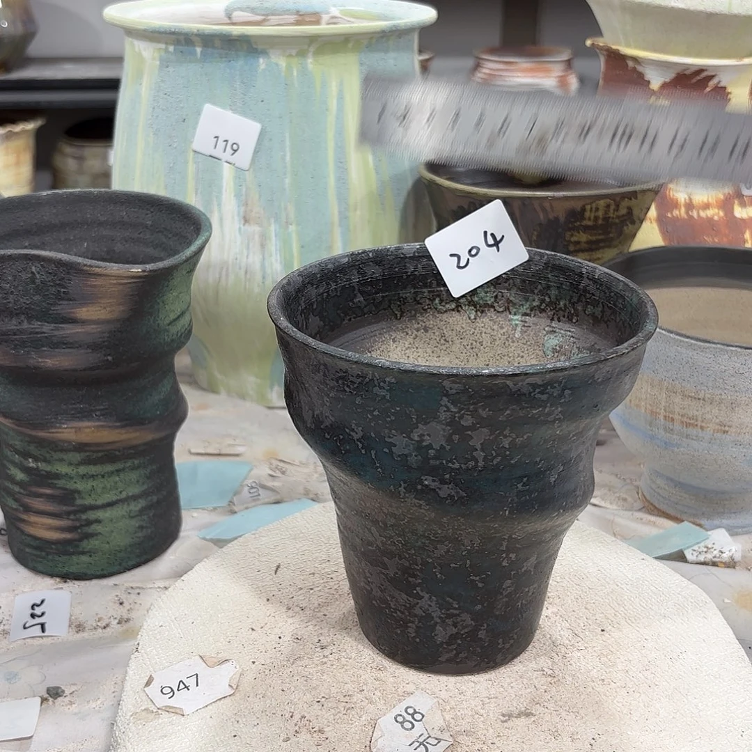 摆件高15，口14，有孔204