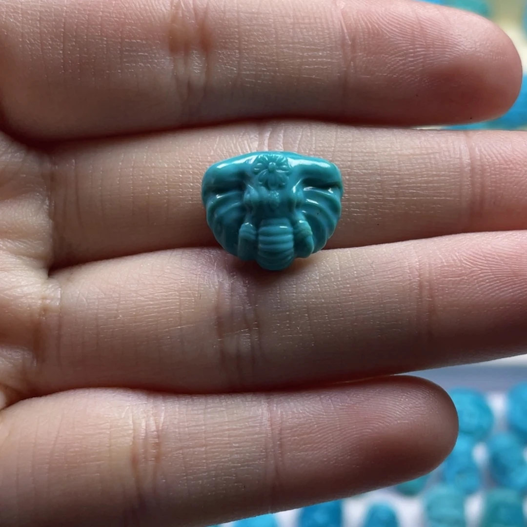 绿松石未镶嵌天然原矿绿松石雕件