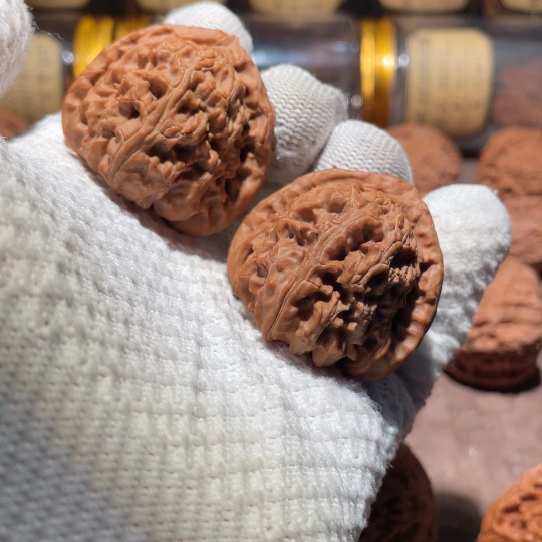 文玩核桃吊坠41三角白