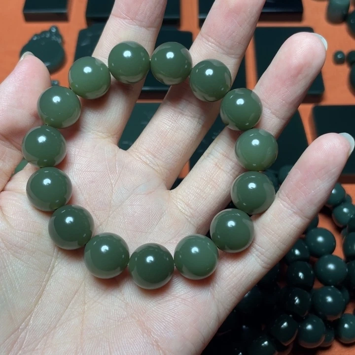 小***呆颈饰未镶嵌和田玉（青玉）