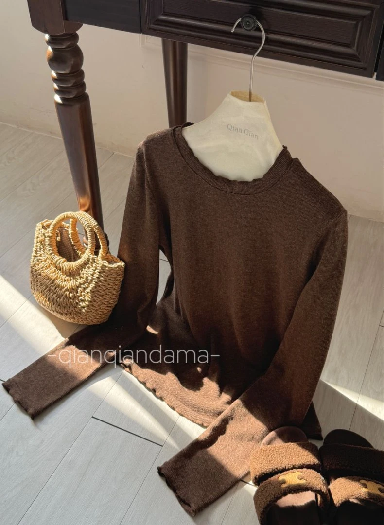芊芊大码秋冬法式木耳边纯色针织修身显瘦上衣【JQ77381】