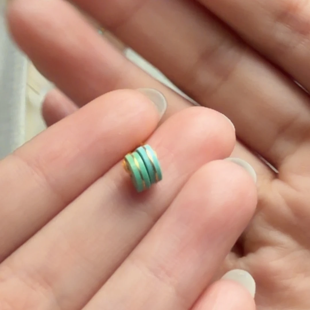 绿松石未镶嵌颈饰