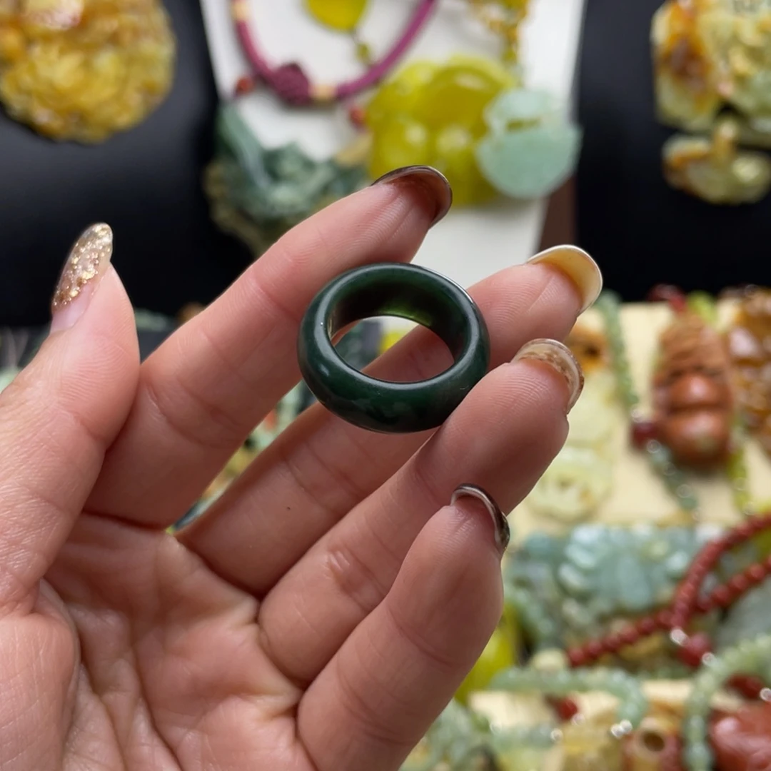 未镶嵌蛇纹石玉颈饰