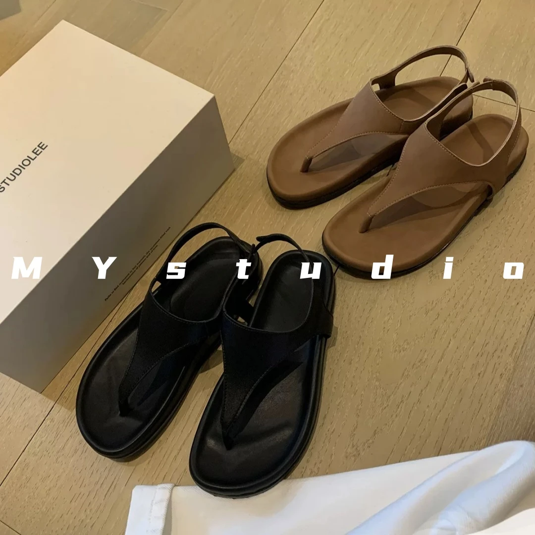 MYstudio｜漫游假日~极简气质人字复古夹趾度假平底小众罗马风凉鞋