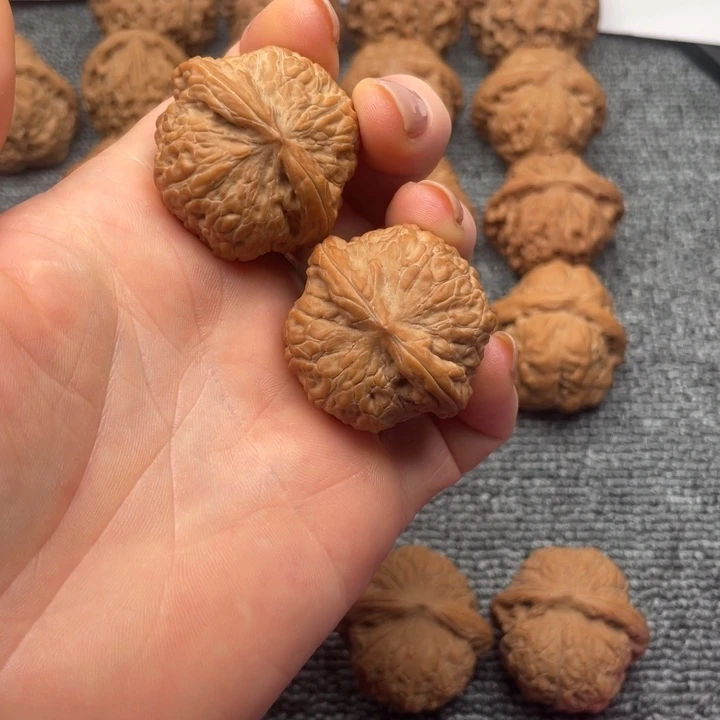 麦***洁吊坠文玩核桃平底锅35