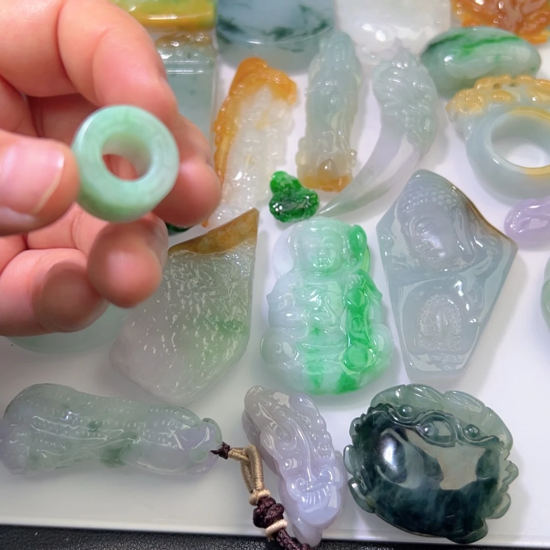 翡翠未镶嵌颈饰翡翠