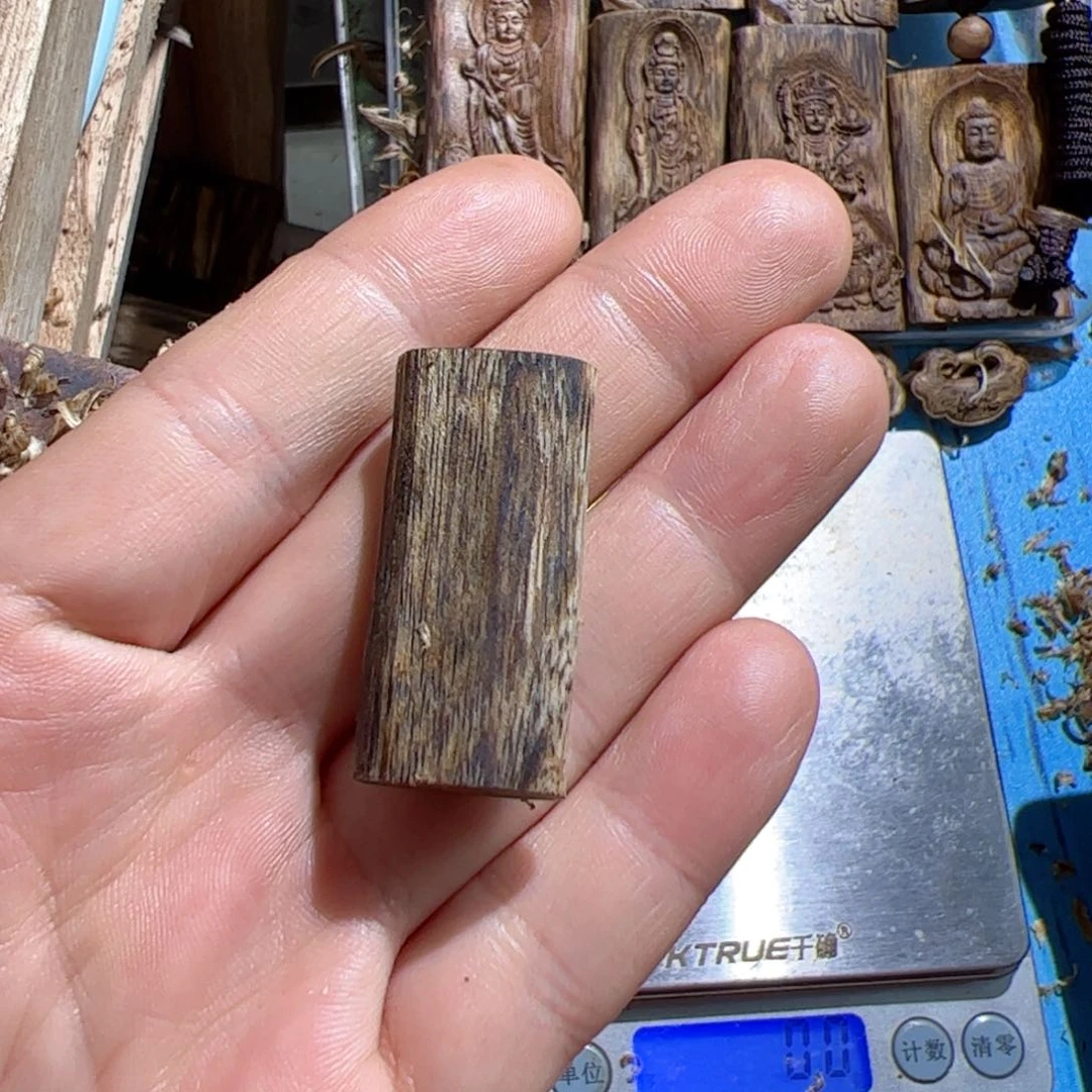 沉香吊坠白棋素牌3.2克