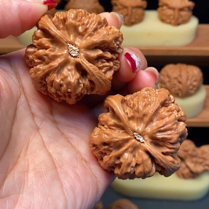 吊坠文玩核桃45全品粗筋