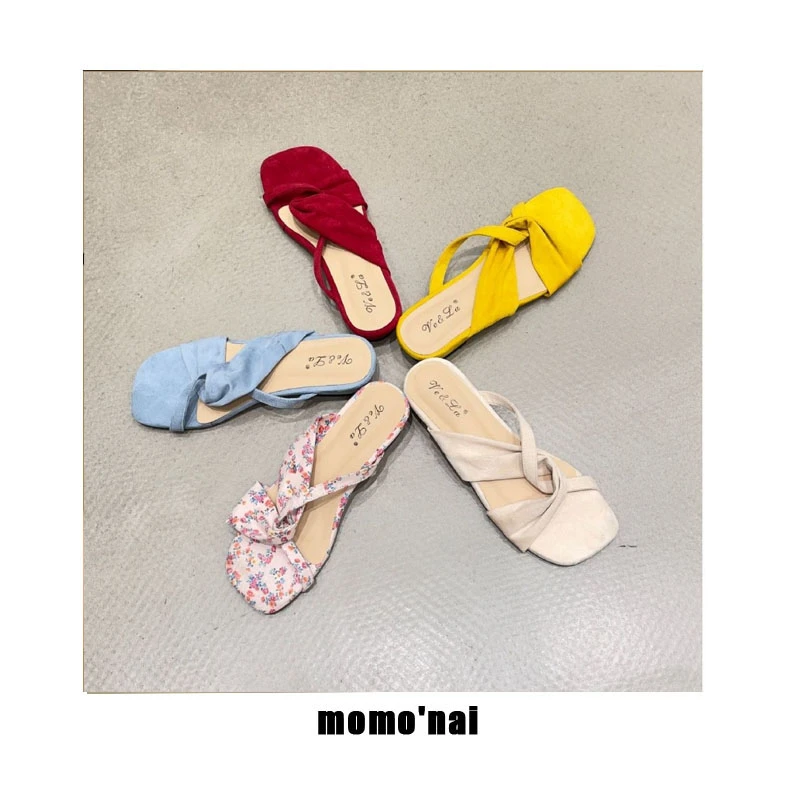 momo'nai 法式小众粗跟半拖鞋女外穿凉拖年夏季绒面显瘦露趾中跟