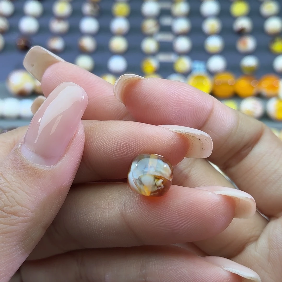 琥珀未镶嵌裸石10.4