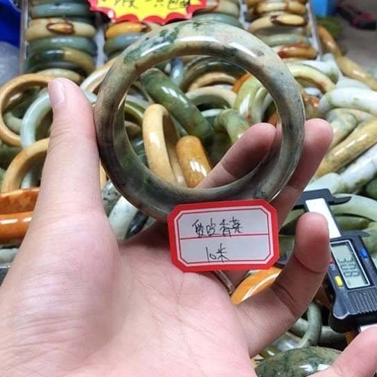 未镶嵌蛇纹石玉手镯爱****！