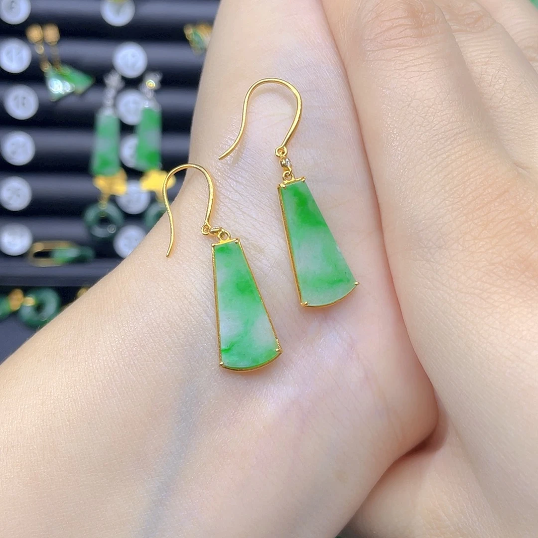 翡翠18K金镶嵌耳饰天然翡翠