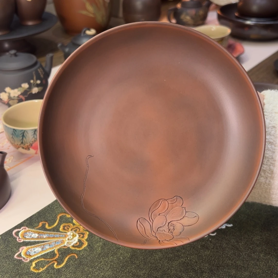 郑春好老师荷花浮雕壶承