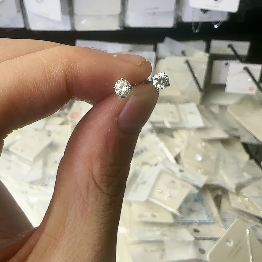 925银合成碳硅石