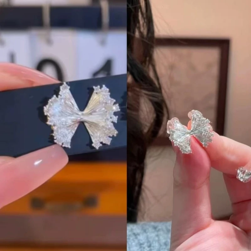 铜合金耳饰 银色蝴蝶结耳钉少女小众简约气质高级感精致设计耳环