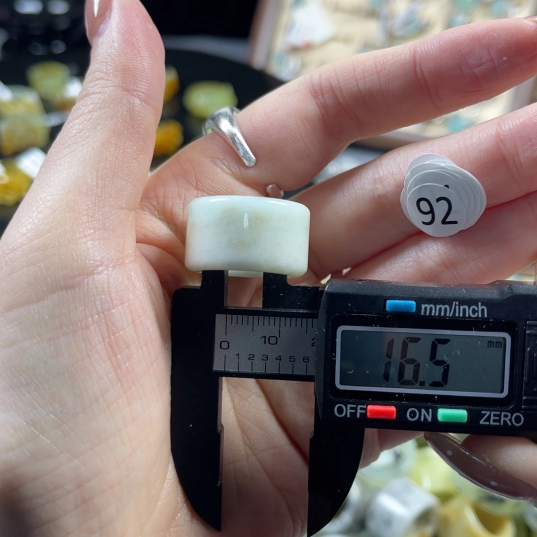 蛇纹石玉未镶嵌戒指