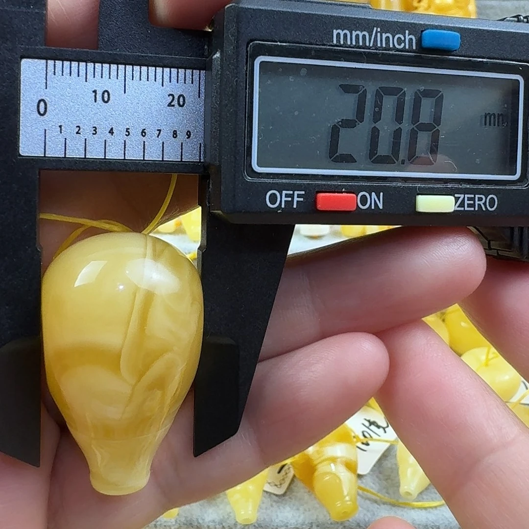 蜜蜡未镶嵌裸石47