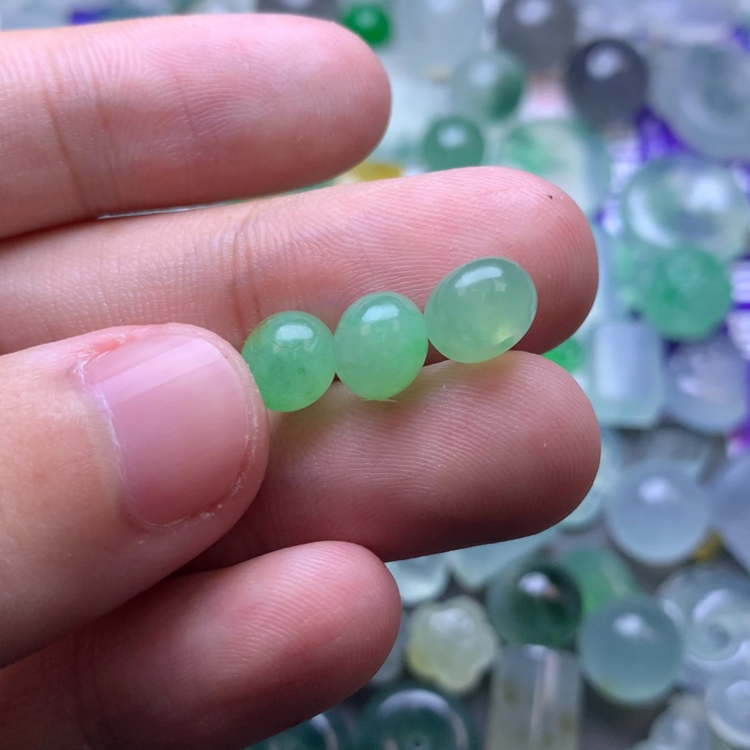 定制翡翠未镶嵌挂件