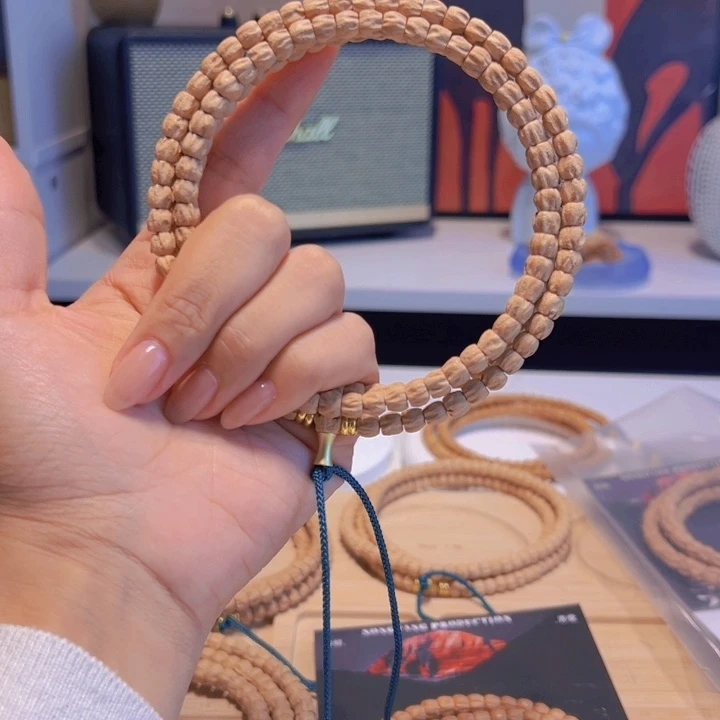 酋***。柏香籽/百香籽吊坠