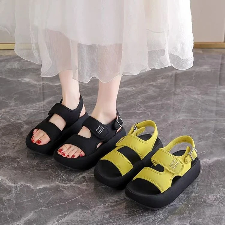 踩屎感软底休闲凉鞋女2025夏季厚底增高不累脚小个子沙滩凉鞋拖鞋