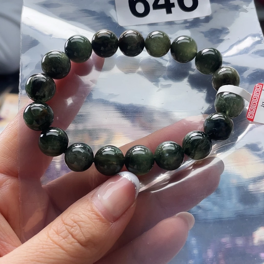 水晶手串未镶嵌手串646。