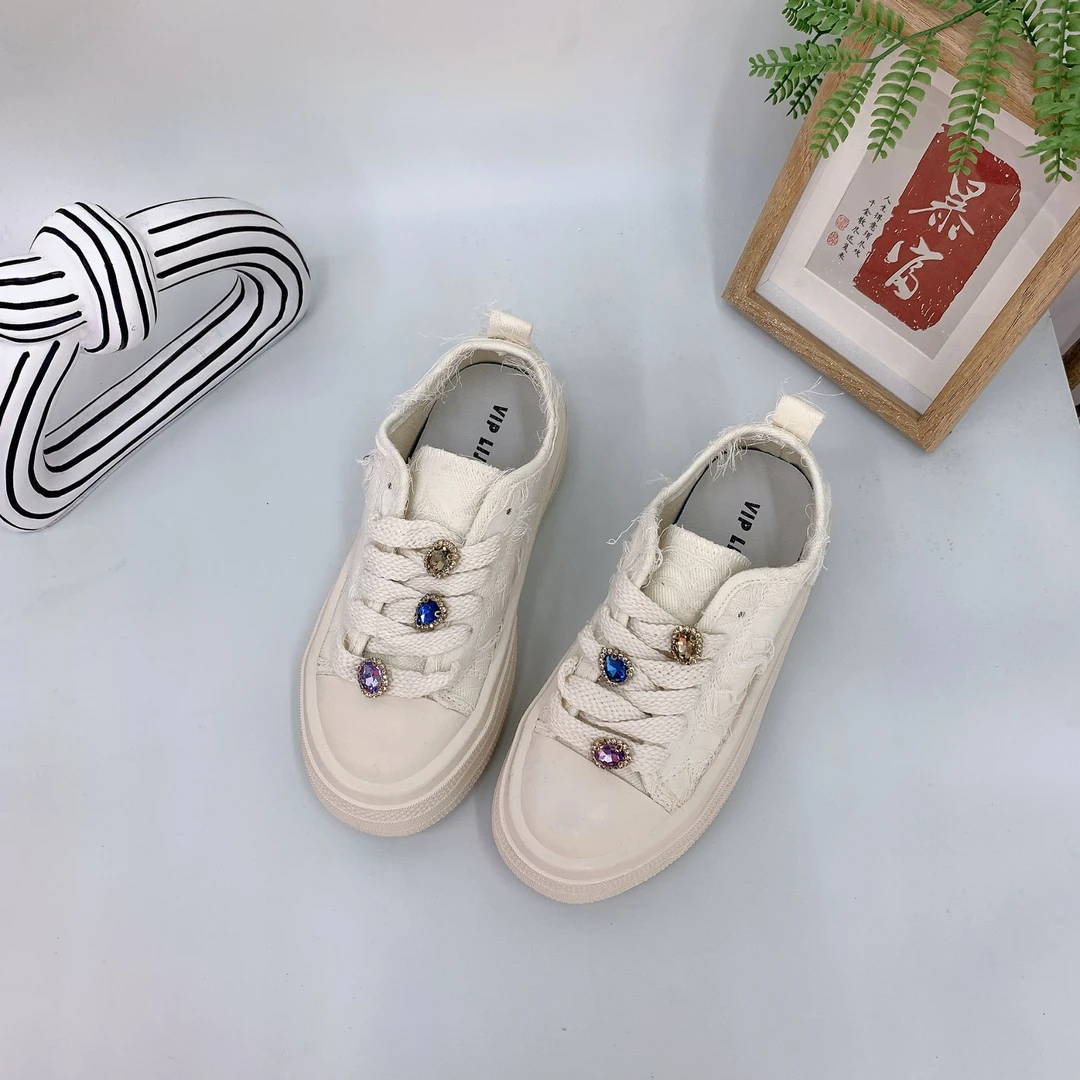 小白鞋女春季新款厚底显脚小休闲板鞋软底百搭运动鞋8819-2