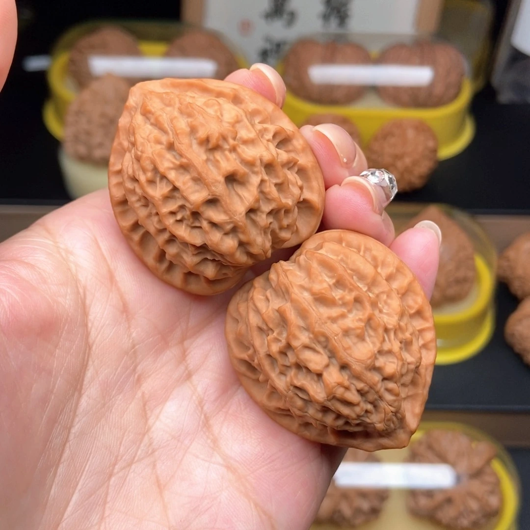 吊坠文玩核桃38金牛