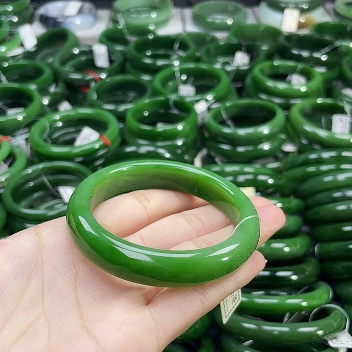 未镶嵌手镯和田玉（碧玉）