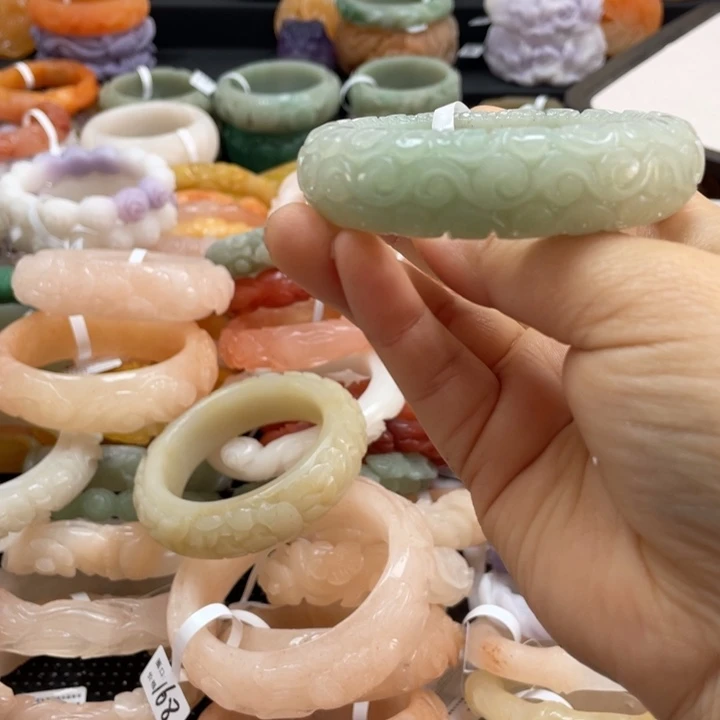 四***妹石英质玉未镶嵌手镯