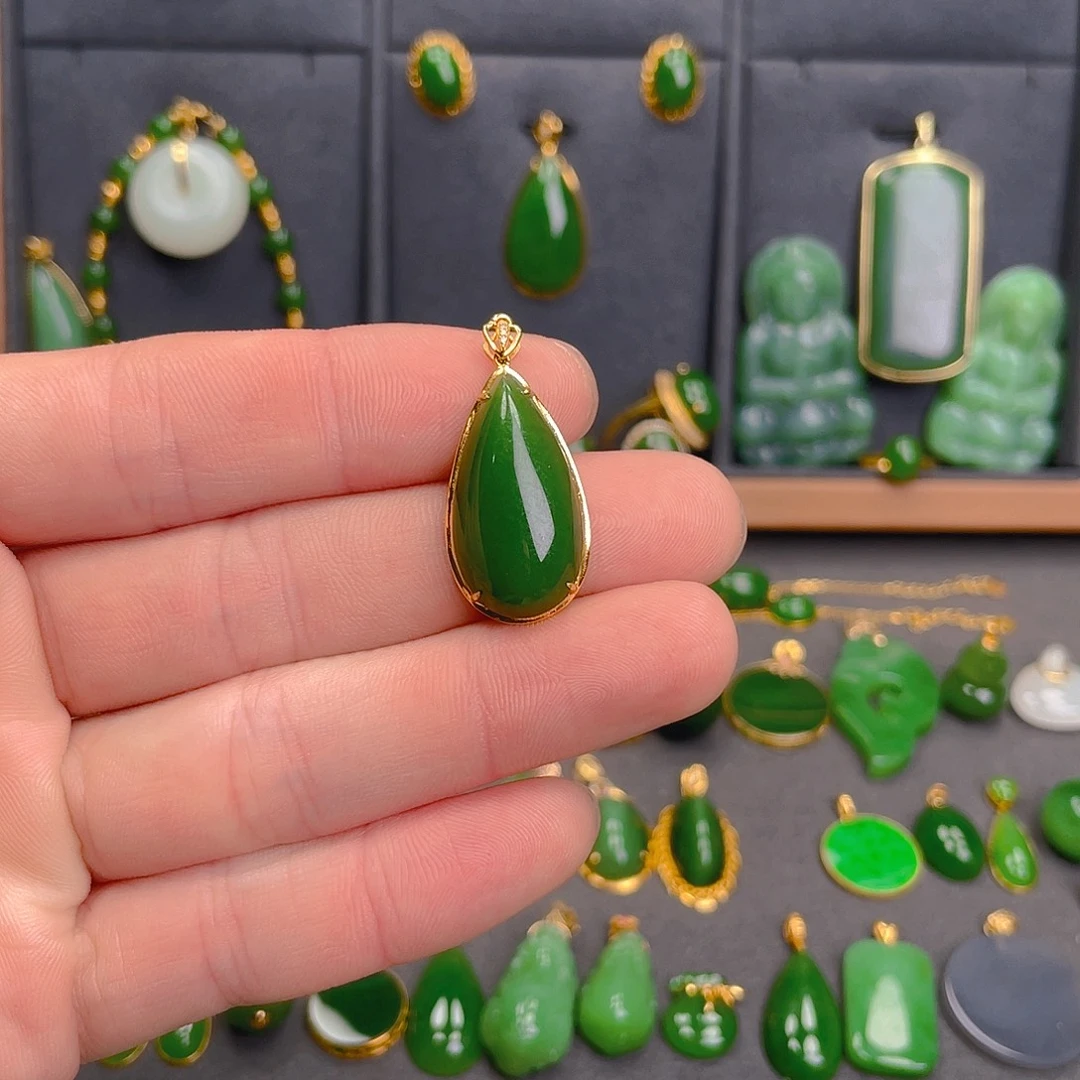 和田玉（碧玉）18K金镶嵌吊坠(不含链)