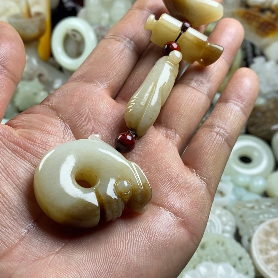 和田玉（糖玉）未镶嵌颈饰