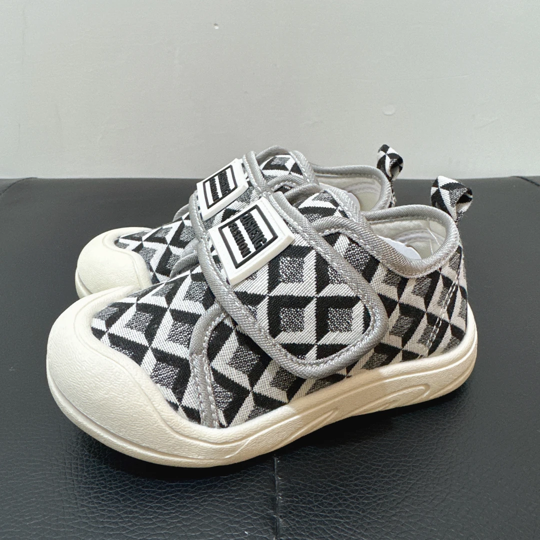 123休闲时尚潮流四季童鞋